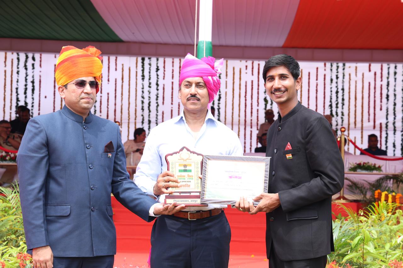 स्वंतत्रता दिवस सामाजिक क्षेत्र में उत्कृष्ट कार्य करने वाले युवा कुश शर्मा को सम्मानित किया गया