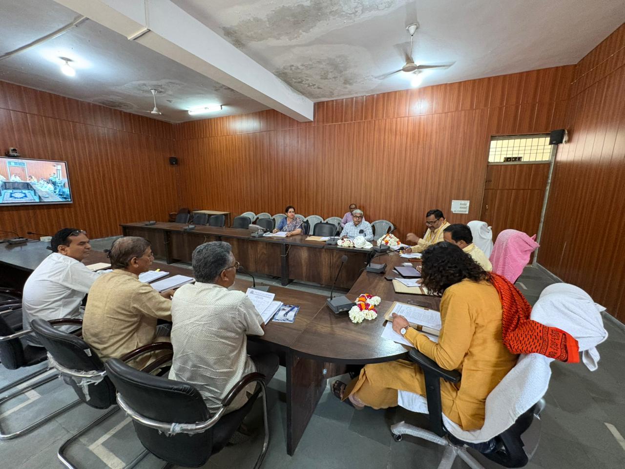 जगद्गुरु रामानन्दाचार्य राजस्थान संस्कृत विश्वविद्यालय की सिंडिकेट बैठक में ऐतिहासिक निर्णय ​शिक्षकों के दो दशक पुराने CAS प्रकरणों का निस्तारण, पदोन्नति और सातवें वेतनमान के एरियर को स्वीकृति