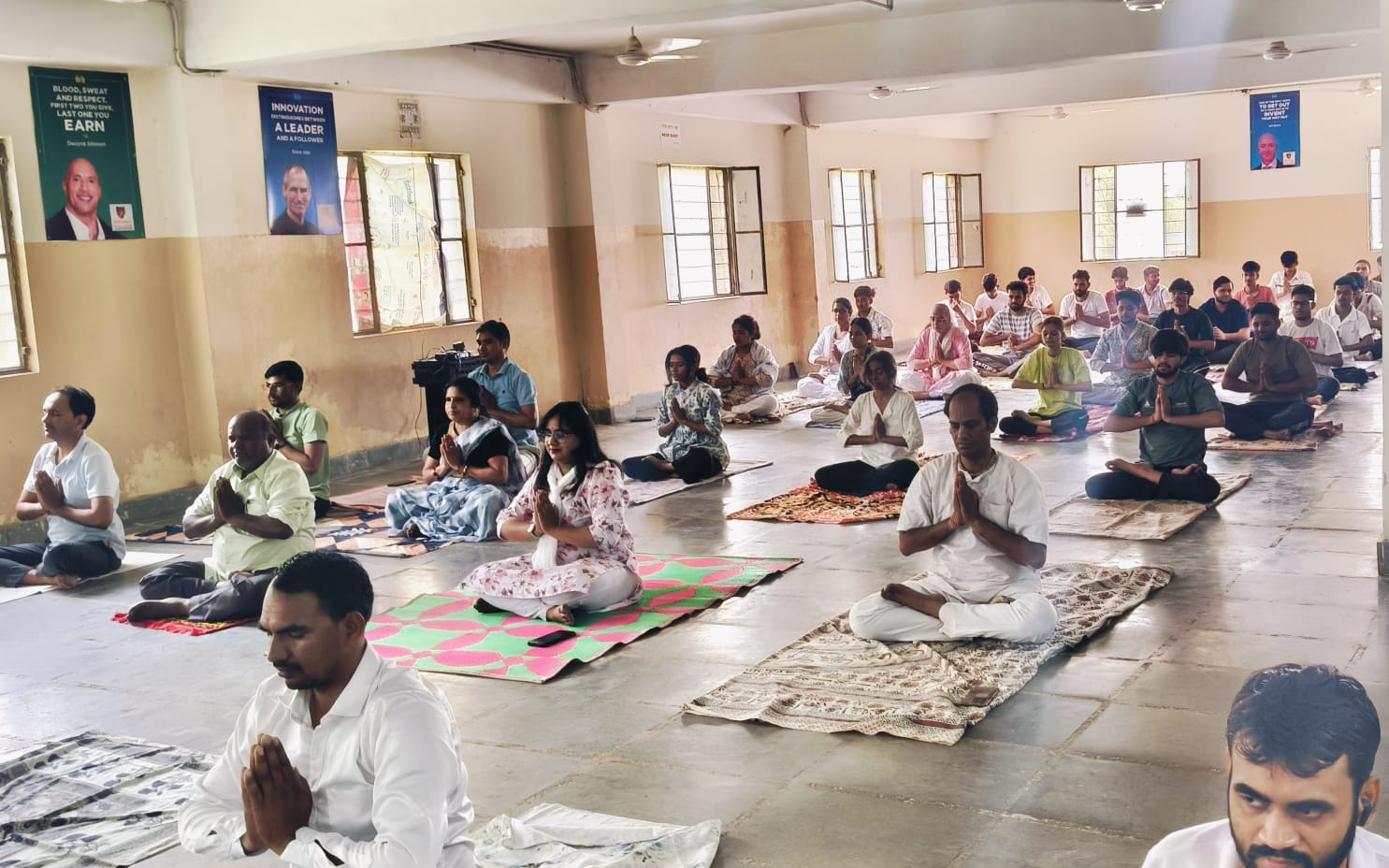 योग से निरोगी जीवन की ओर” — रीजनल कॉलेज, सीतापुरा में अंतरराष्ट्रीय योग दिवस पर योग एवं प्राणायाम शिविर आयोजित