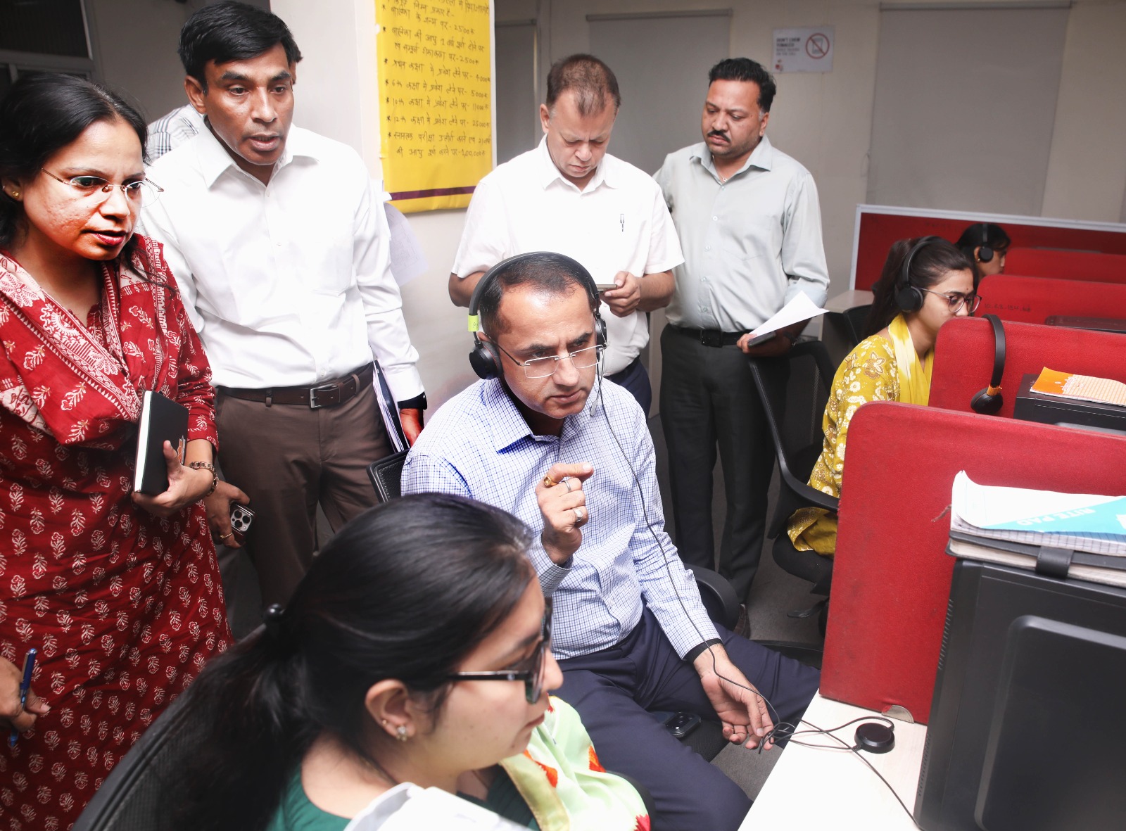 लापरवाही की शिकायत पर दो ग्राम विकास अधिकारियों को 17 सीसीए की चार्जशीट जारी करने के निर्देश’