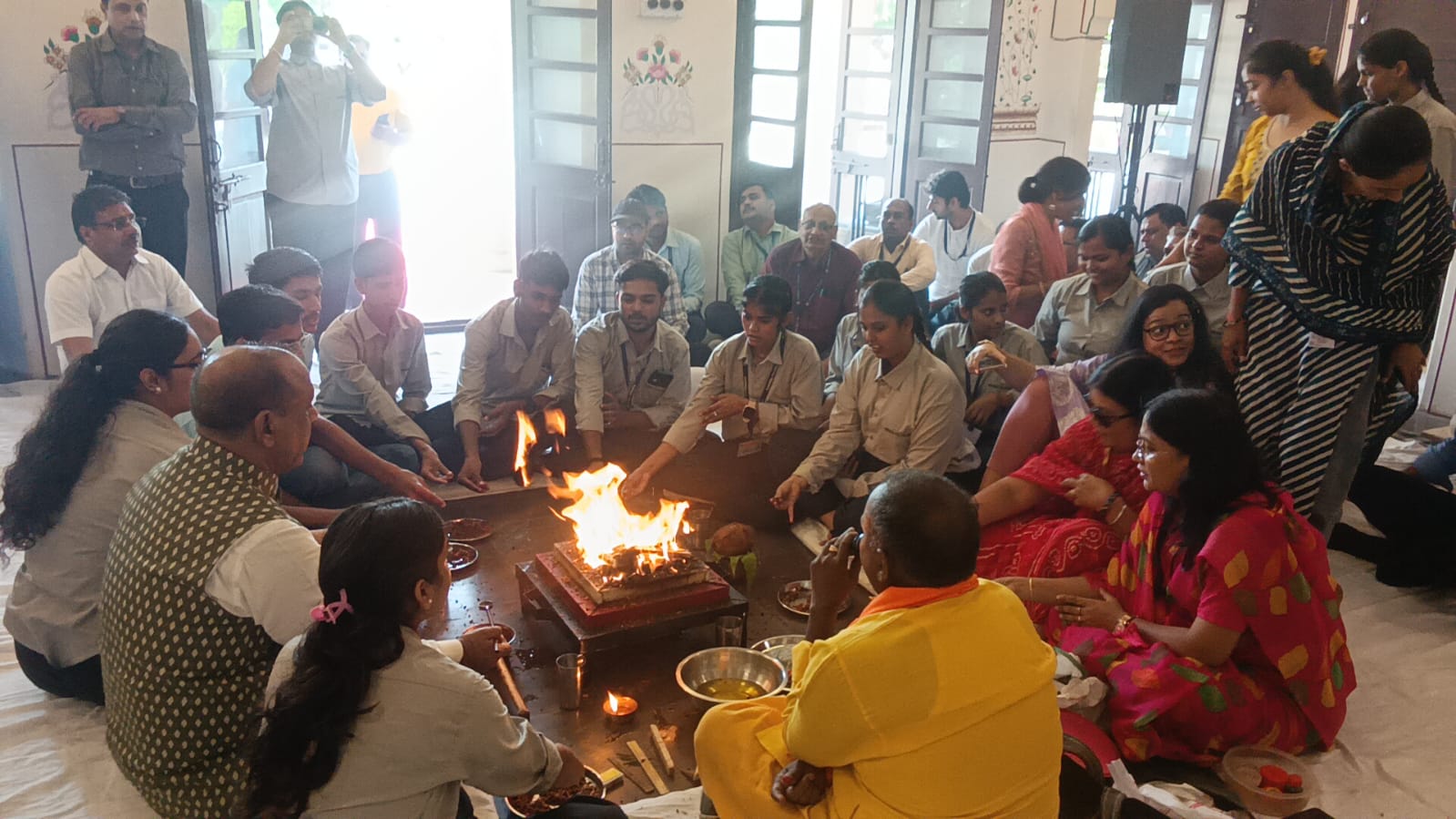 अग्रवाल पीजी कॉलेज में आयोजित किया हवन यज्ञ कार्यक्रम