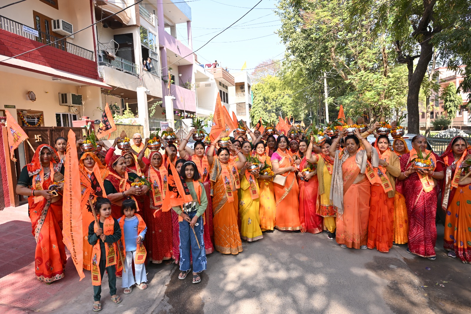 विराट हिन्दू सम्मेलन में पर्यावरण सेवक, गौसेवक व वीर सैनिक परिवार सम्मानित