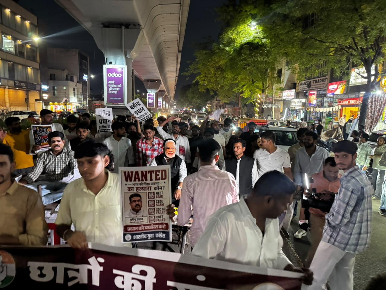 राजधानी में छात्रों की गूंज : पेपर लीक पर फूटा युवाओं का गुस्सा, अभिषेक चौधरी ने CM आवास घेराव के लिए निकला मार्च