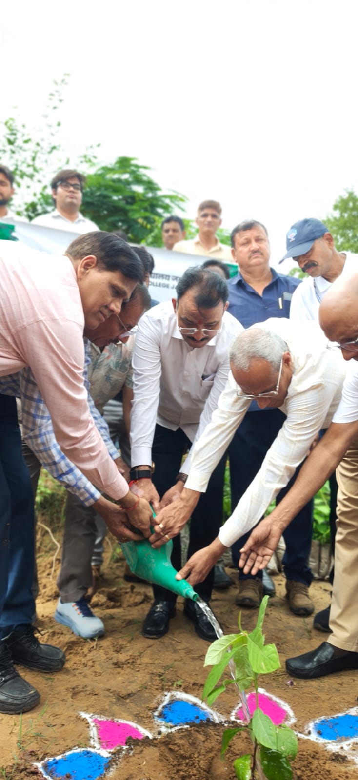 खेतन पॉलिटेक्निक में ‘एक पेड़ मां के नाम’ अभियान के तहत सघन वृक्षारोपण: उपमुख्यमंत्री डॉ. प्रेमचंद बैरवा ने पहला पौधा लगाकर किया शुभारंभ