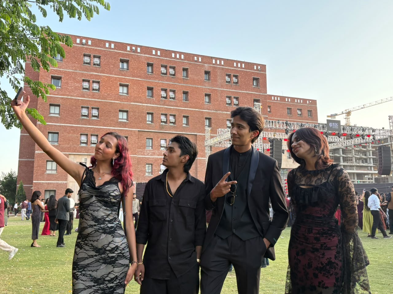 जेईसीआरसी यूनिवर्सिटी में बॉलीवुड थीम पर आयोजित हुई फ्रेशर्स पार्टी 2026