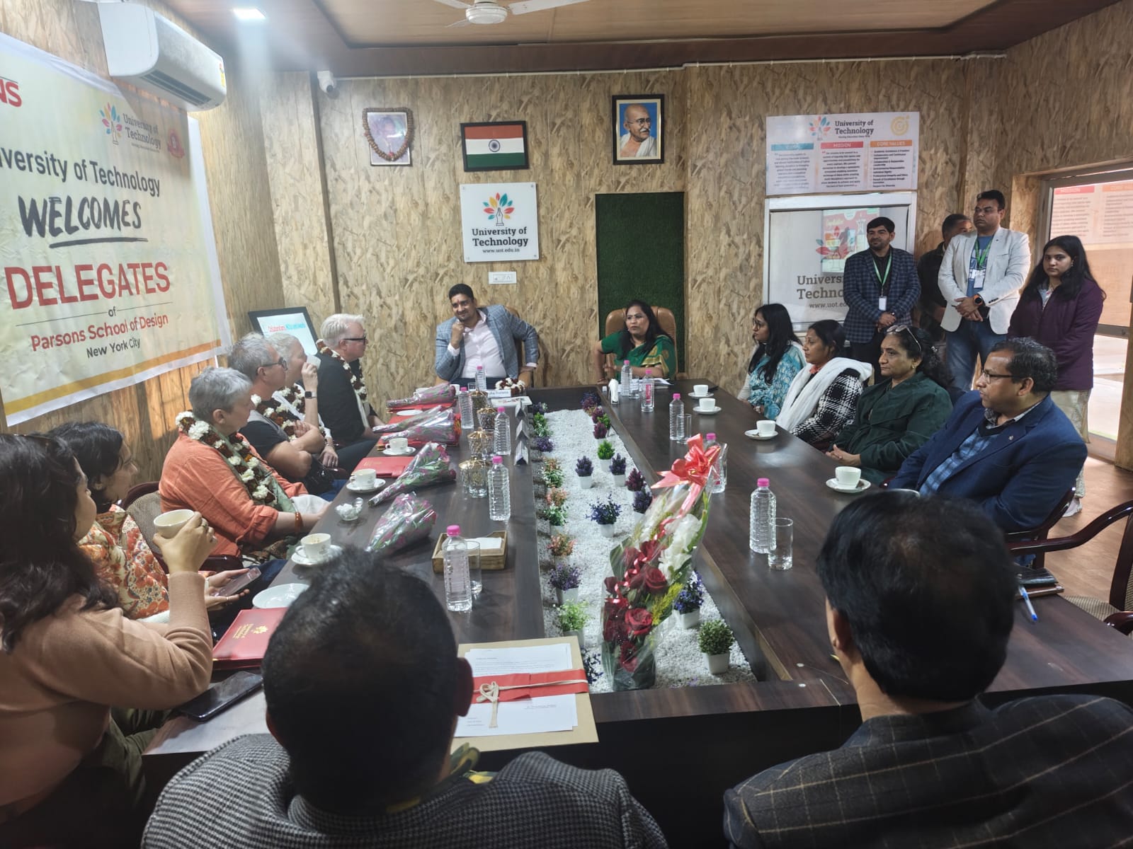 यूनिवर्सिटी ऑफ टेक्नोलॉजी वाटिका, जयपुर में न्यू स्कूल–पार्सन्स, न्यूयॉर्क सिटी के प्रतिनिधिमंडल का भ्रमण