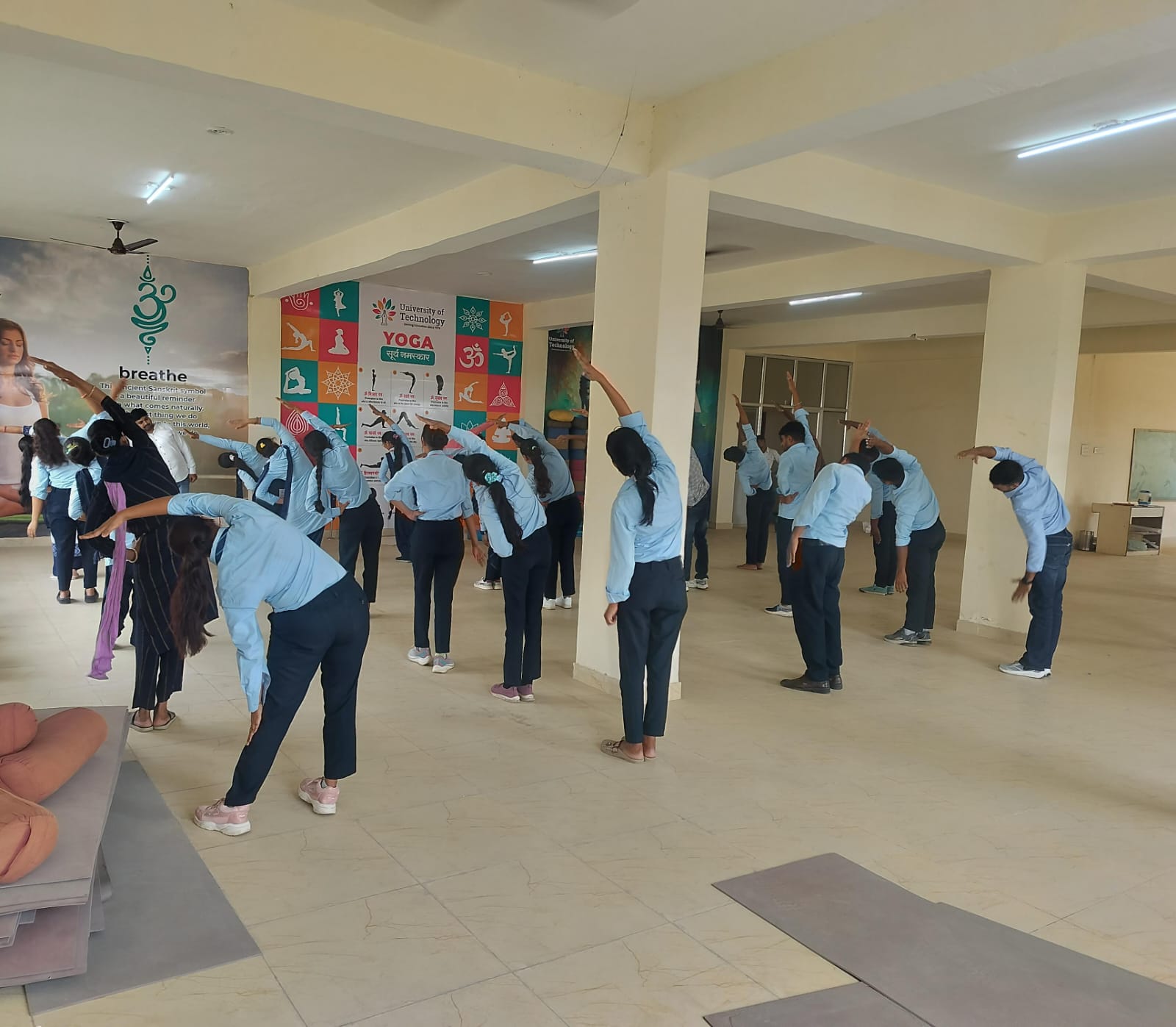 यूनिवर्सिटी ऑफ टेक्नोलॉजी, वाटिका में अंतरराष्ट्रीय योग दिवस पर आयोजित हुआ सात दिवसीय योग एवं प्राणायाम शिविर