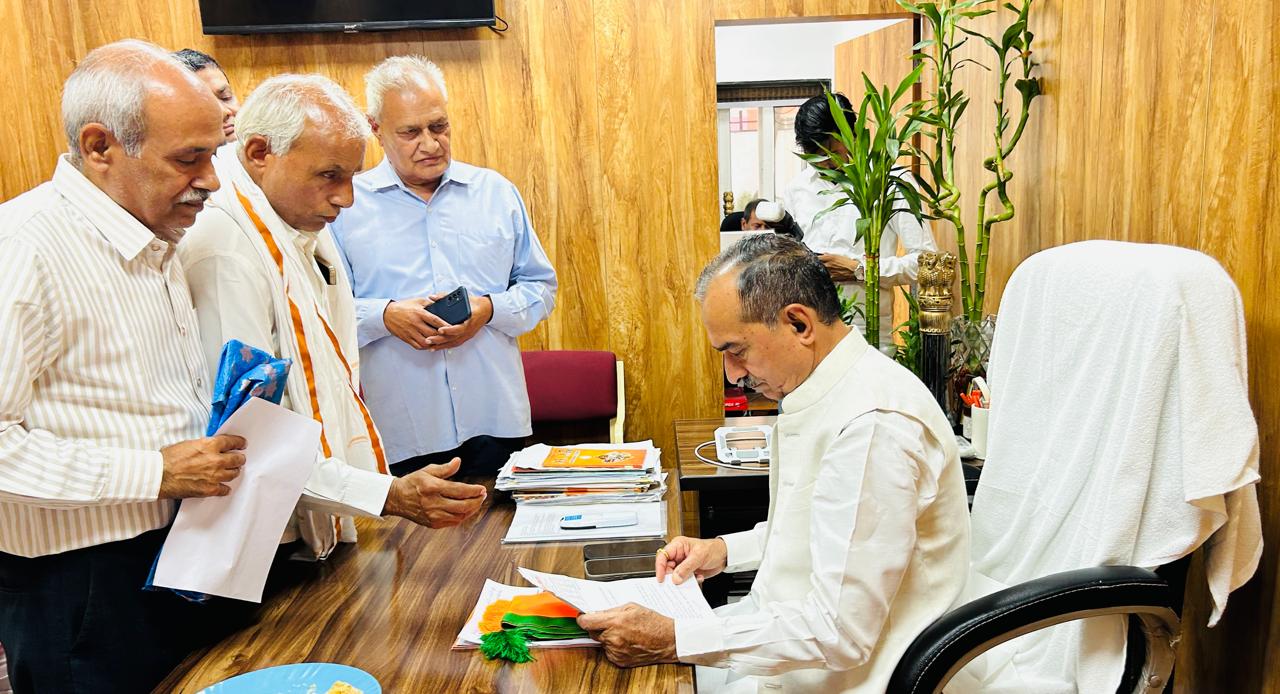 कर्मचारी नेताओं ने भाजपा प्रदेश अध्यक्ष राठौड़ से की भेंट