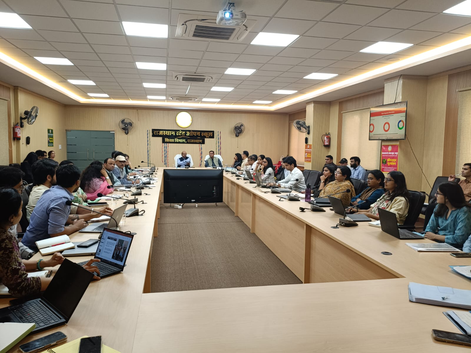 शैक्षिक सुधारों और आगामी सत्र की तैयारियों पर विस्तृत चर्चा