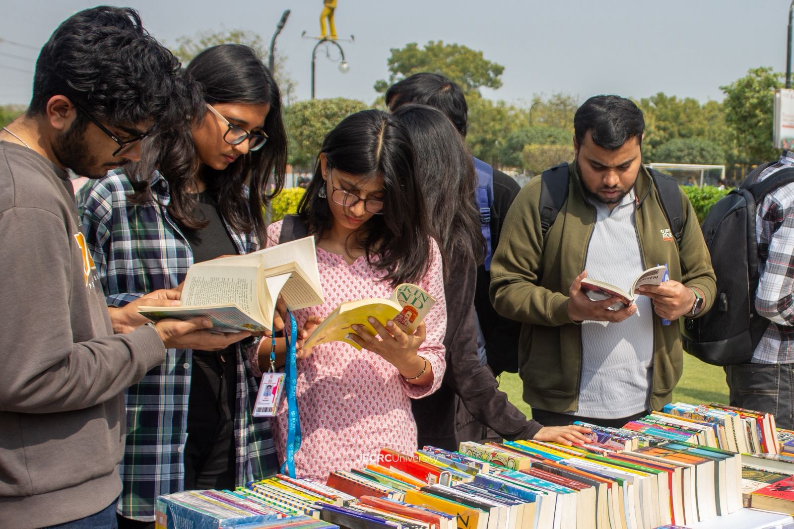 इट्स नॉट जस्ट अबाउट पेन एंड पेपर: फ्यूचर थॉट लीडर्स को आकार देता 'वंडर ऑफ़ वर्ड्स’