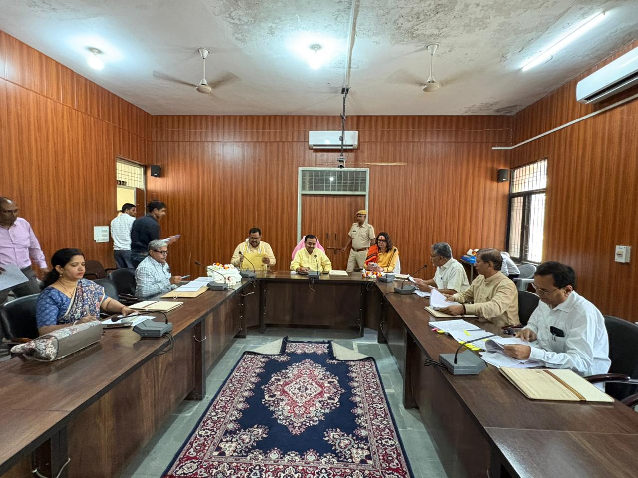 जगद्गुरु रामानन्दाचार्य राजस्थान संस्कृत विश्वविद्यालय की सिंडिकेट बैठक में ऐतिहासिक निर्णय ​शिक्षकों के दो दशक पुराने CAS प्रकरणों का निस्तारण, पदोन्नति और सातवें वेतनमान के एरियर को मिली स्वीकृति