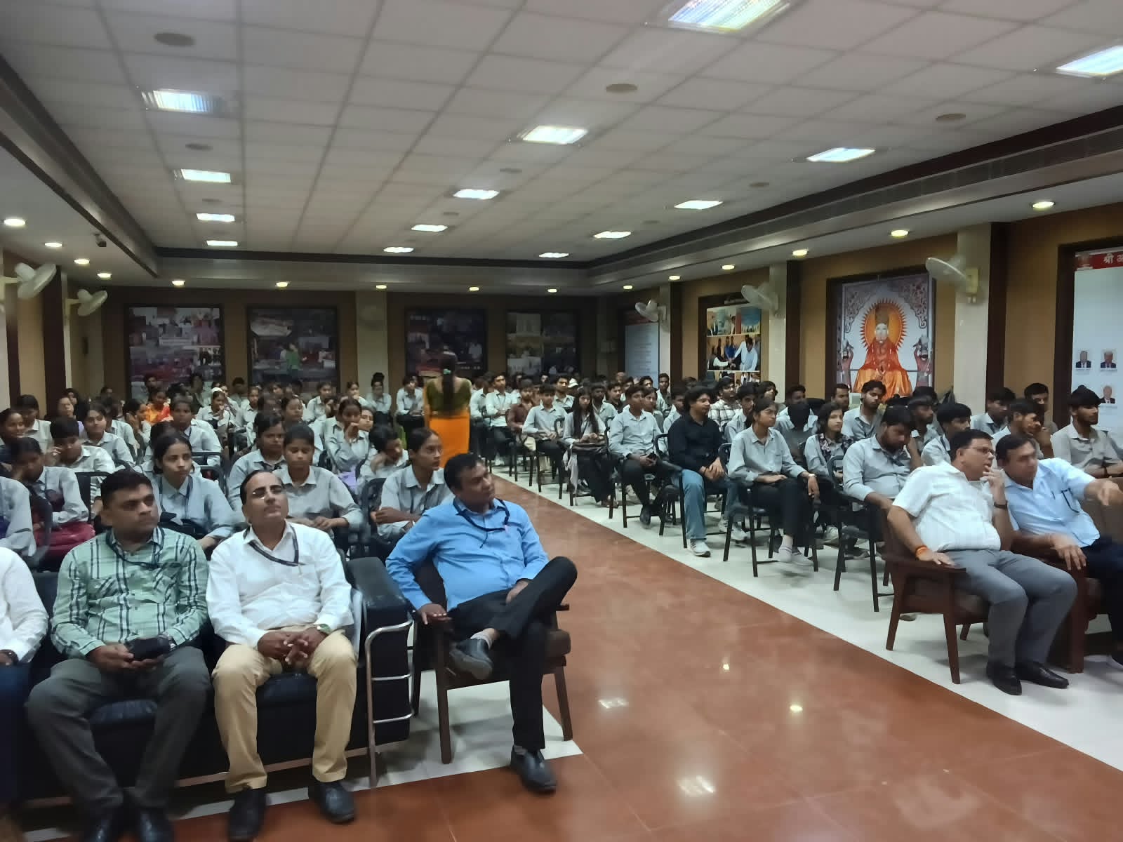 न्यू बिगनिंग, न्यू ऑपच्यरुनिटी एंड ब्राइटर फ्यूचर की थीम पर आधारित ओरिएंटेशन प्रोग्राम आयोजित