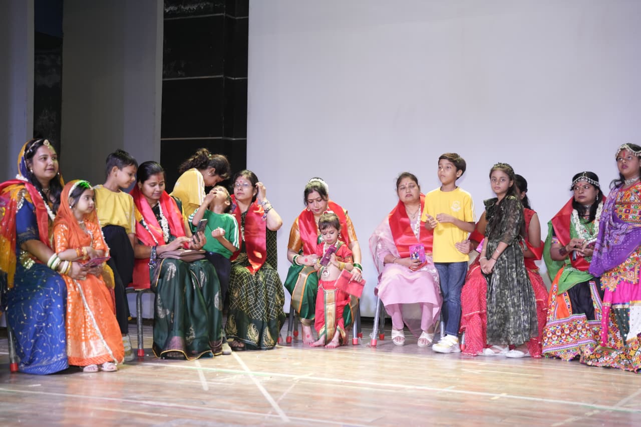 रावत पब्लिक स्कूल, प्रताप नगर में विशाल मातृ पूजन एवं “रैंप ऑफ लव” का भव्य आयोजन