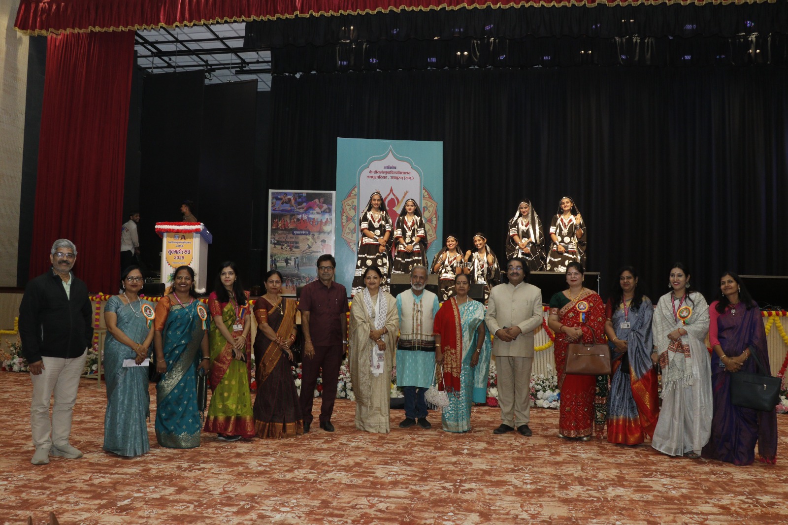 पश्चिम मध्य क्षेत्रीय युवमहोत्सव 2025  प्रतिभा और परंपरा का संगम विभिन्न राज्यो के दलो ने समूह नृत्य से बाँधा समा