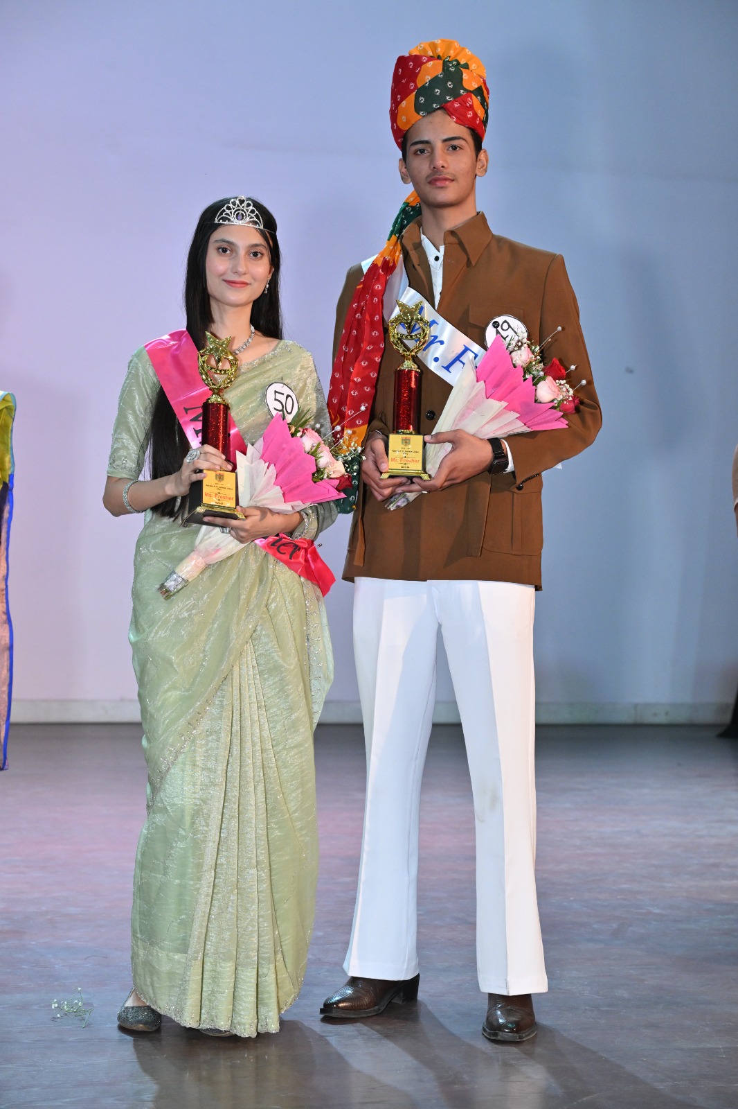 नए चेहरों का जलवा: कॉलेज ने ताज पहनाया - मिस्टर और मिस फ्रेशर 2025