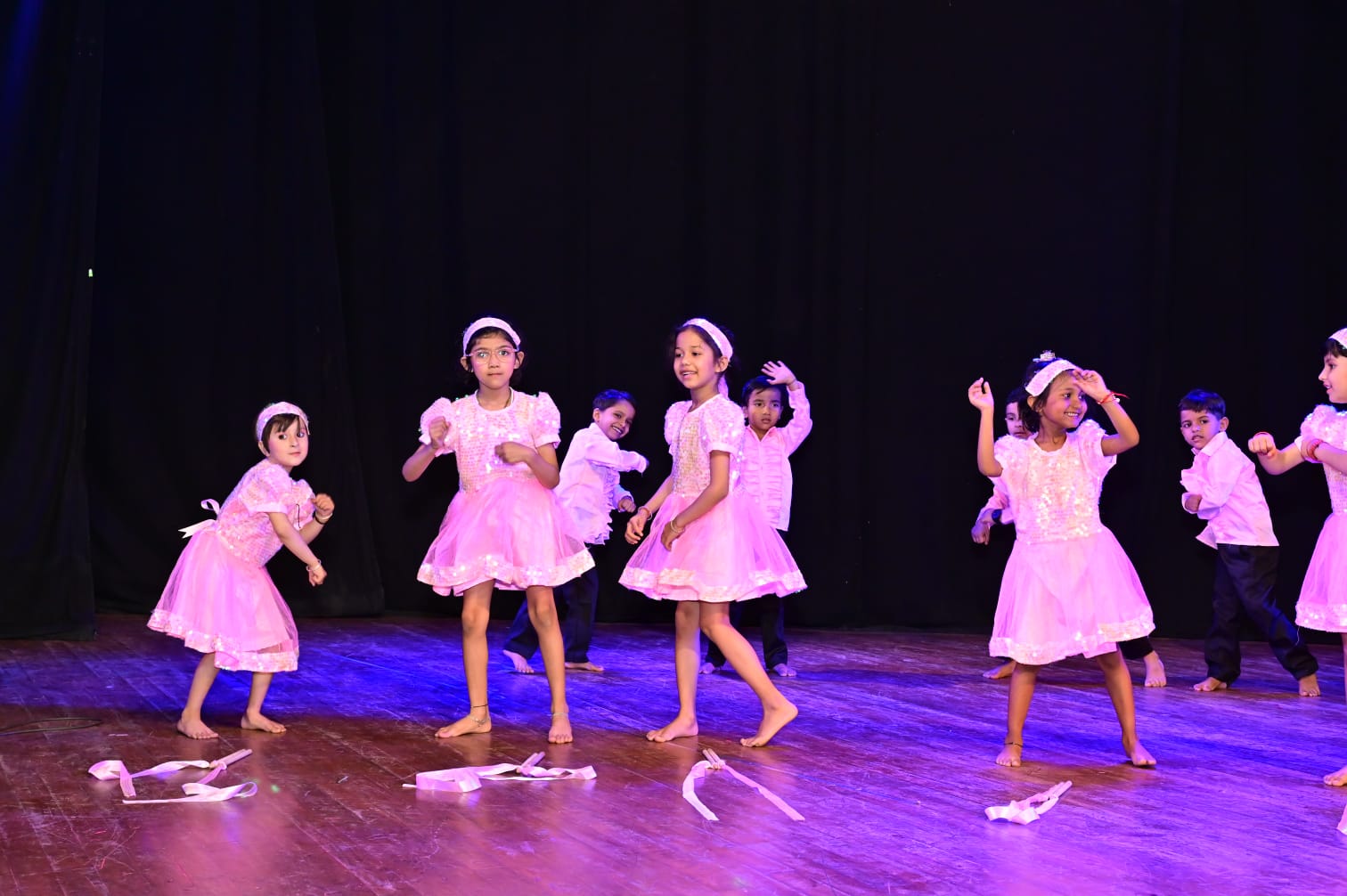 द सांता किड्ज़ के वार्षिक उत्सव में जेठालाल और बापूजी का मस्तीभरा अंदाज़