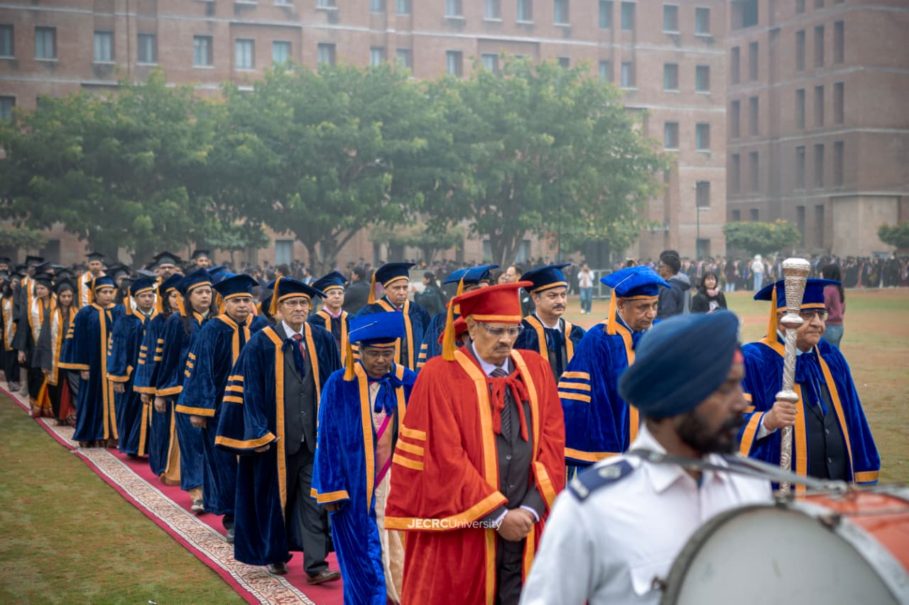 सक्सेस का असली मतलब सोसाइटी को वापस देना है: प्रो. अच्युता सामंत ने जेईसीआरसी ग्रेजुएट्स को सिखाया ’आर्ट ऑफ गिविंग'