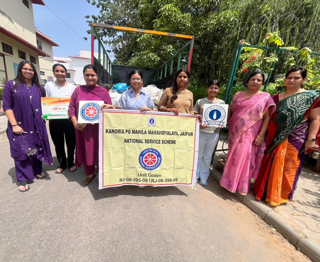 प्लास्टिक कचरा संग्रहण अभियान का आयोजन , गर्ल्स की दिखी प्रतिभा