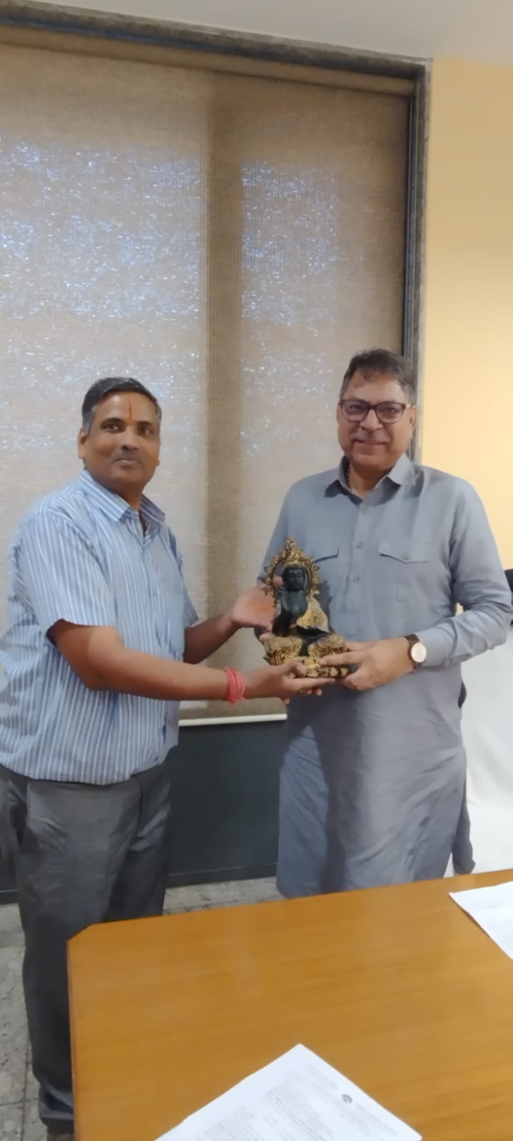 प्रोफेसर रमेश रावत ने भाजपा राज्यसभा सांसद डॉ सतीश पुनिया को गैंगटोक- सिक्किम से दिल्ली भाजपा के केंद्रीय कार्यालय मे पहुँचकर शिष्टाचार भेट कर भदाई दी एवं आशीर्वाद लिया