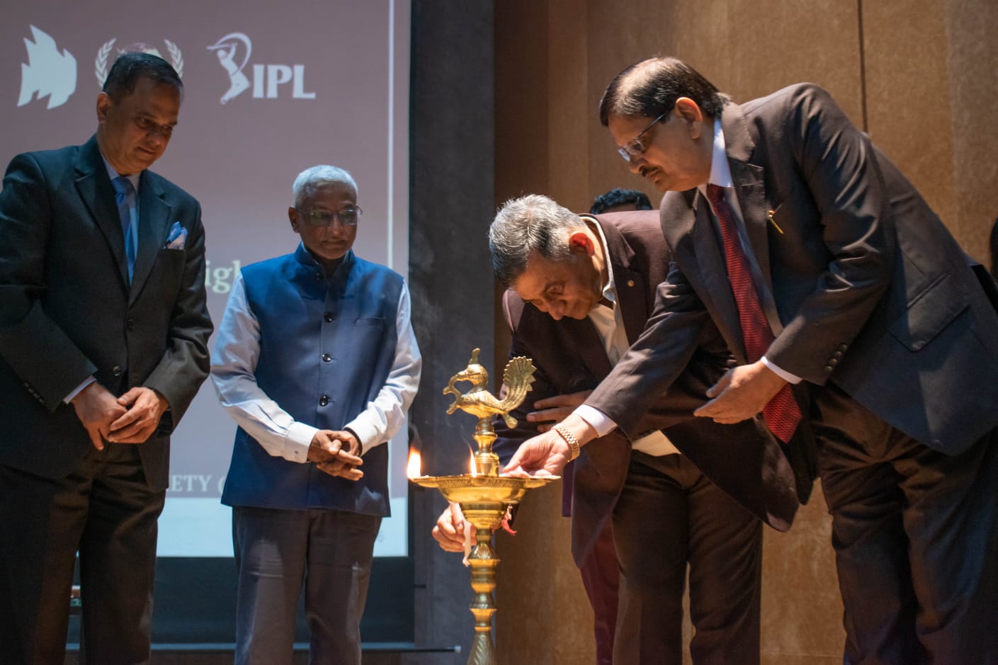 जहाँ युवा सोचते हैं ग्लोबल और बोलते हैं समाधान की भाषा- जेईसीआरसी डिप्लोमैसी समिट 8.0
