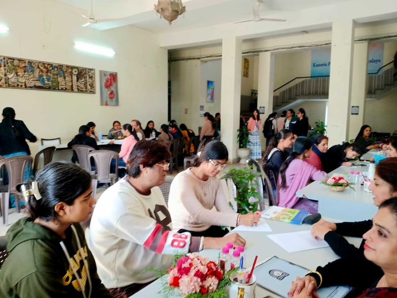 कनोडिया कॉलेज में अभिभावक - शिक्षक संवाद का आयोजन