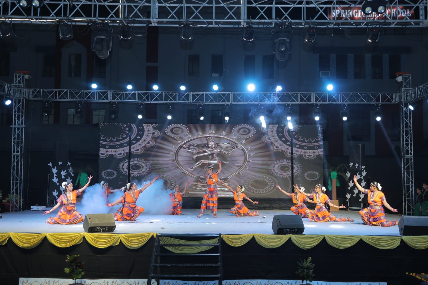विद्यालय का भव्य वार्षिक दिवस समारोह सम्पन्न