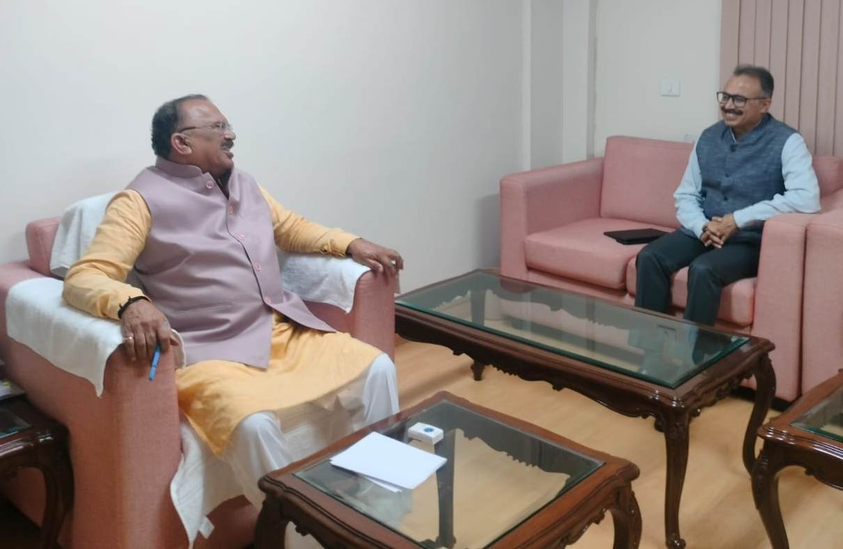 देवनानी से मुख्य सचिव और पुलिस महानिदेशक मिले