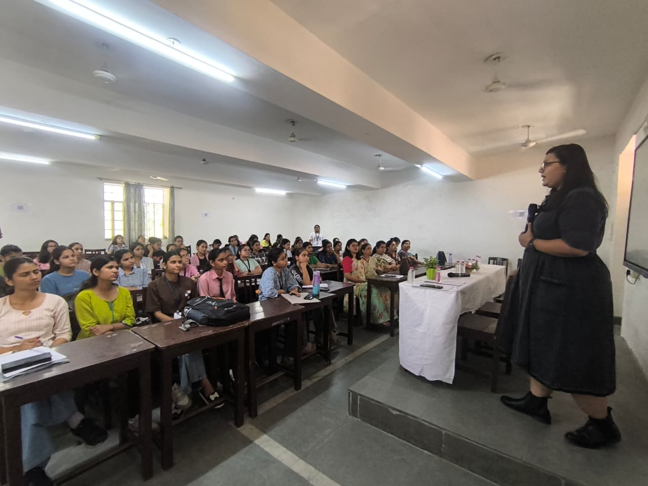 “कॉरपोरेट्स एवं स्टार्टअप्स के लिए वित्तीय प्रबंधन कौशल” विषय पर एक व्याख्यान का सफल आयोजन