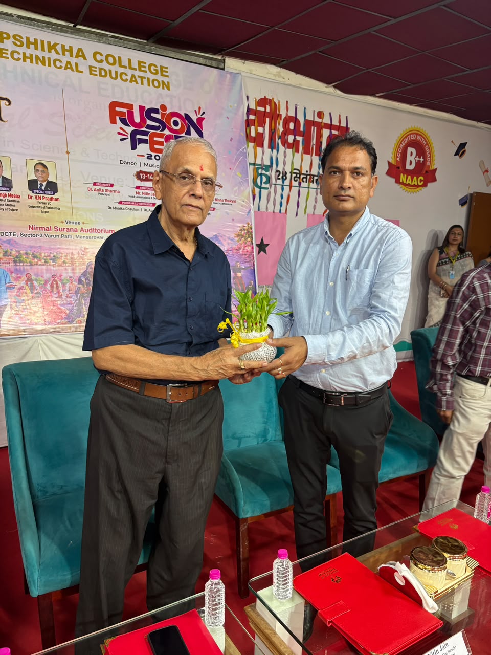 दीपशिखा कॉलेज में ‘दीक्षारंभ 2026-27’ ओरिएंटेशन कार्यक्रम एवं ‘फ्यूज़न फेस्ट 2026’ का भव्य शुभारंभ