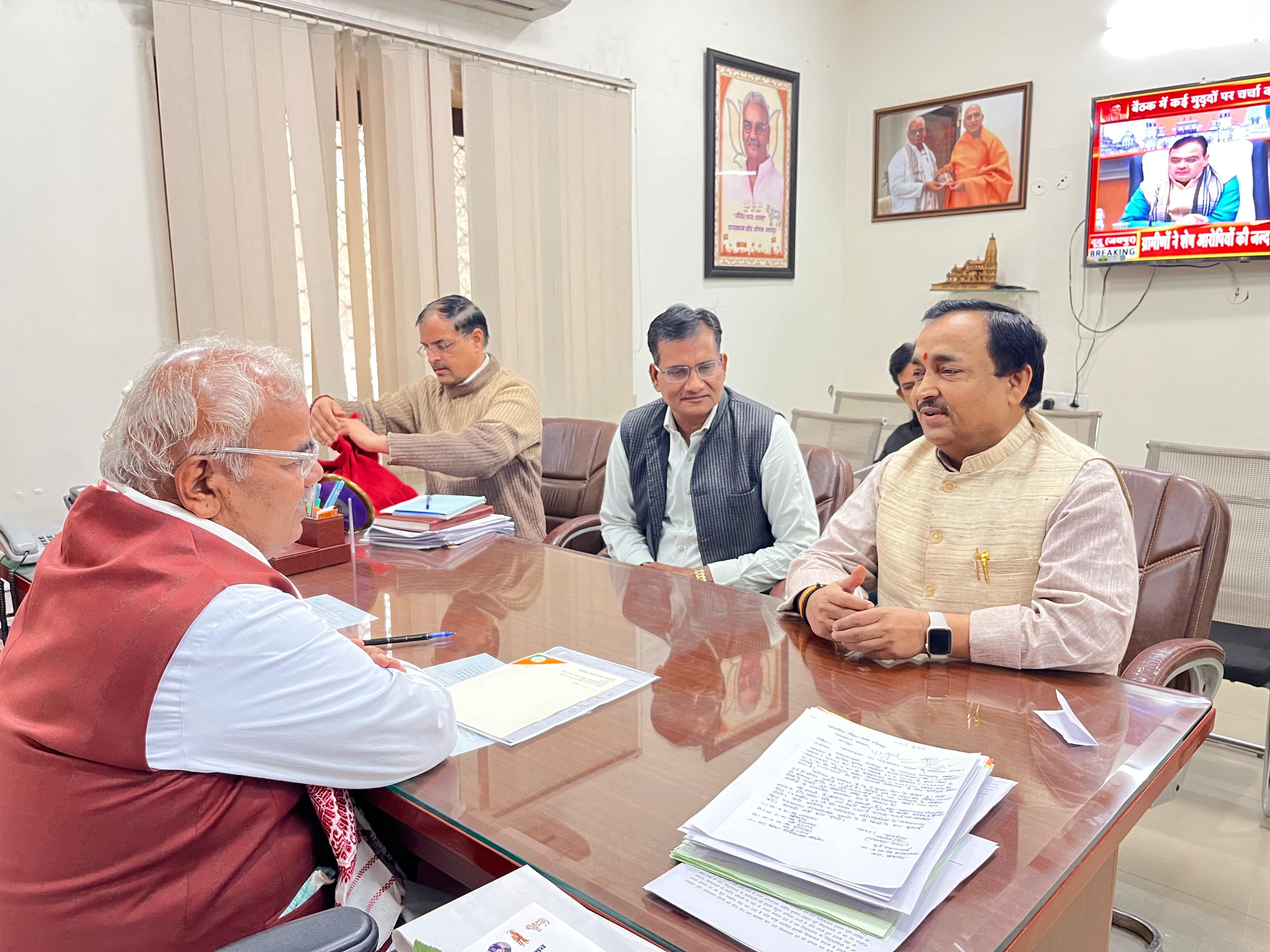 संस्कृत विश्वविद्यालय के नवनियुक्त कुलगुरु ने की शिक्षा मंत्री मदन दिलावर से शिष्टाचार भेंट