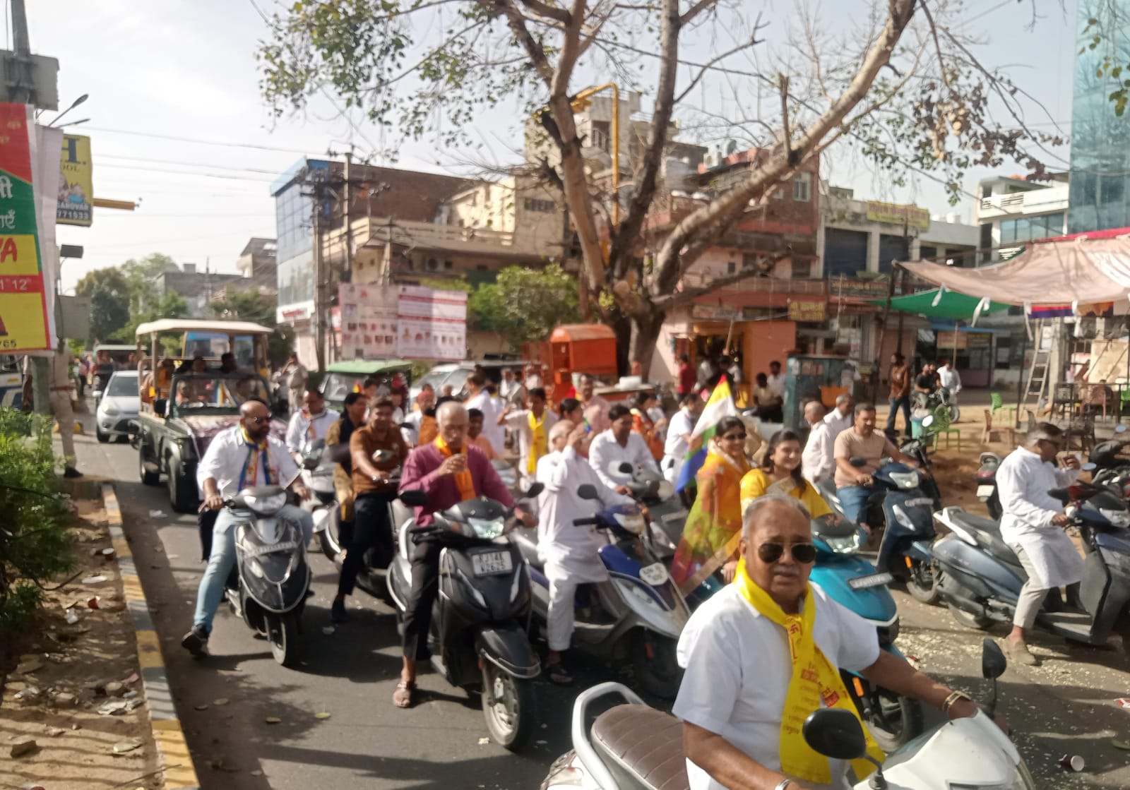 भगवान महावीर स्वामी जन्मकल्याणक पर्व पर मानसरोवर और इंजीनियर्स कॉलोनी में भव्य प्रभात फेरी