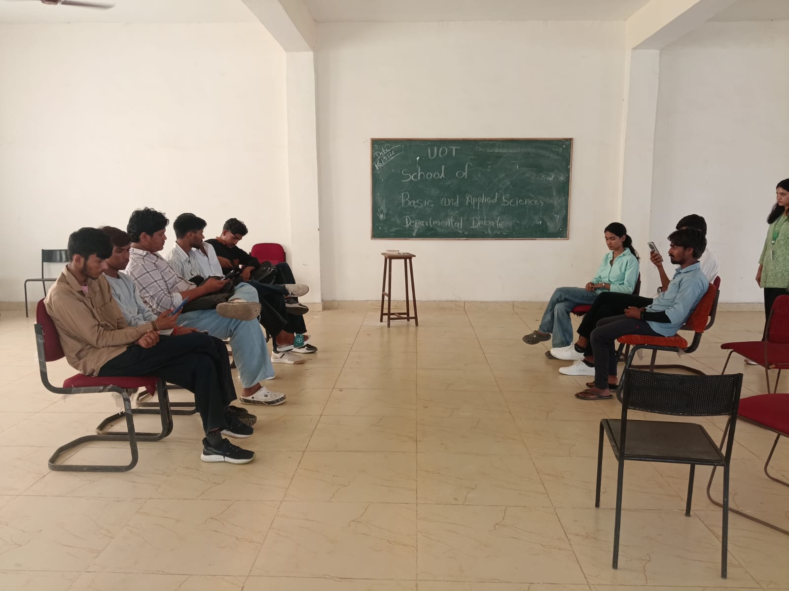 ओजोन दिवस पर कृत्रिम बुद्धिमत्ता के पर्यावरणीय प्रभाव पर वाद-विवाद आयोजित