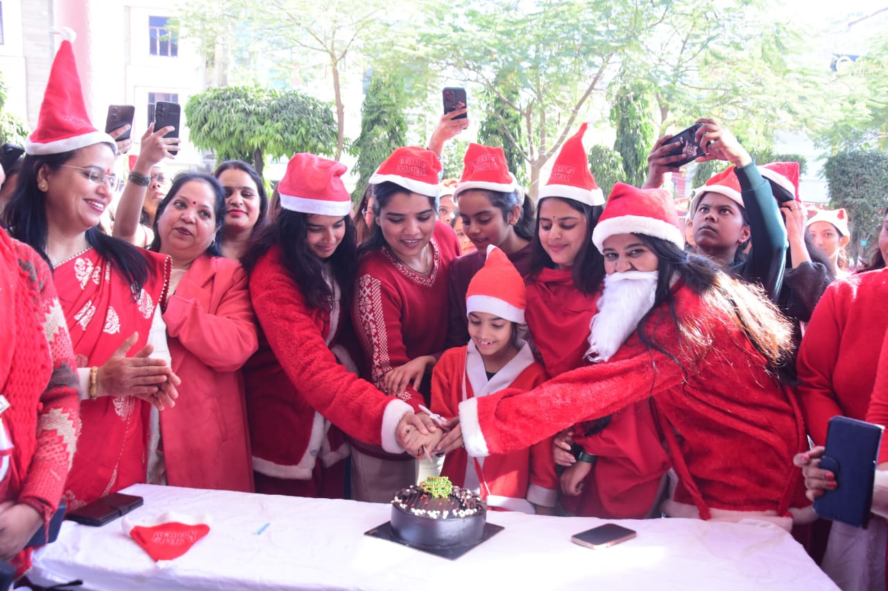 बियानी ग्रुप ऑफ़ कॉलेजेस में हर्षोल्लास के साथ प्री-क्रिसमस सेलिब्रेशन का आयोजन