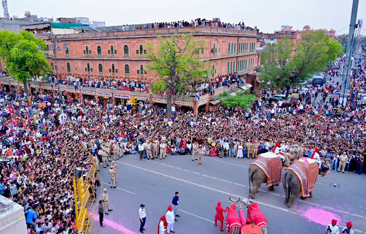 जयपुर में गणगौर की शाही सवारी ने रचा वैभव का इतिहास, रविवार को निकलेगी बूढ़ी गणगौर