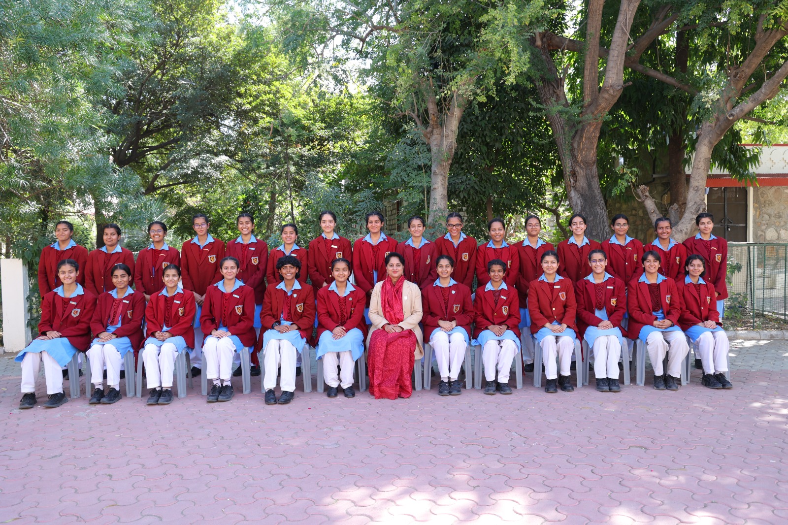 इन्वेस्टीचर सेरेमनी का आयोजन किया