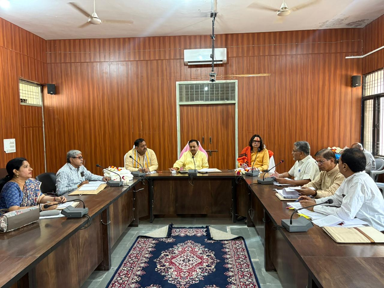 जगद्गुरु रामानन्दाचार्य राजस्थान संस्कृत विश्वविद्यालय की सिंडिकेट बैठक में ऐतिहासिक निर्णय ​शिक्षकों के दो दशक पुराने CAS प्रकरणों का निस्तारण, पदोन्नति और सातवें वेतनमान के एरियर को स्वीकृति