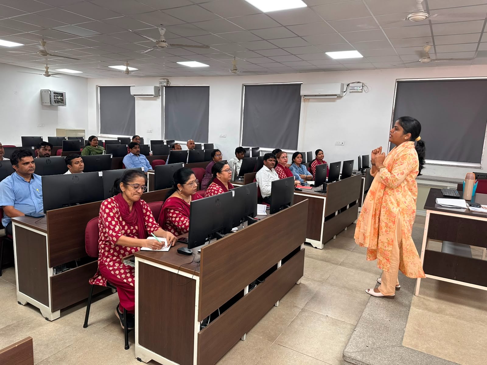 अशैक्षणिक कर्मचारियों के लिए सात दिवसीय प्रशिक्षण कार्यक्रम का आयोजन
