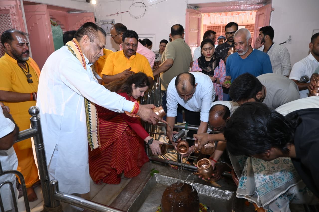 झारखंड महादेव मंदिर, जयपुर में आयोजित राज्य स्तरीय समारोह में देवस्थान मंत्री जोराराम कुमावत