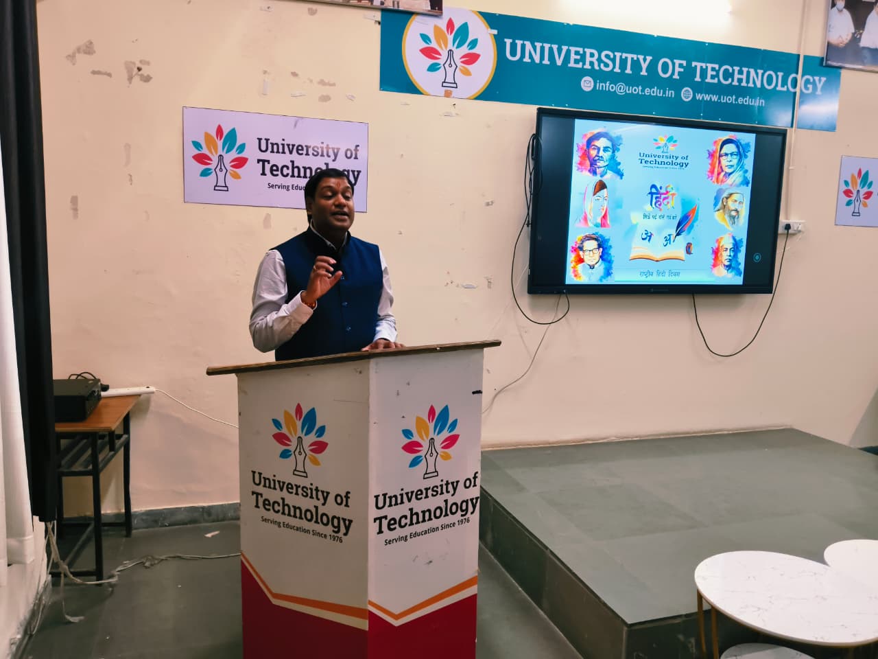 यूनिवर्सिटी ऑफ टेक्नोलॉजी, जयपुर में राष्ट्रीय हिंदी दिवस मनाया गया, हिन्दी का बड़ा रुतबा