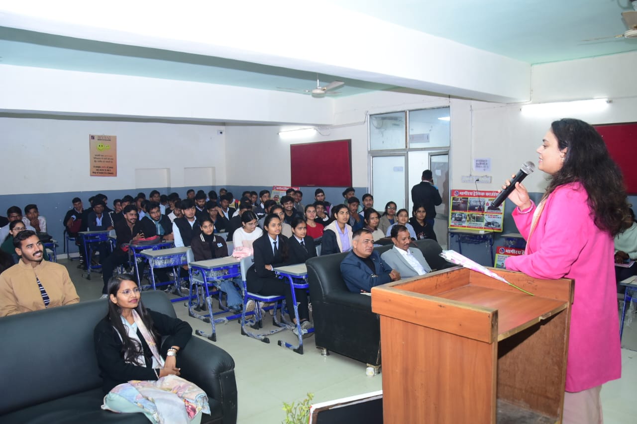 योग, व्यक्तित्व विकास और करियर मार्गदर्शन से सजा ओरिएंटेशन कार्यक्रम