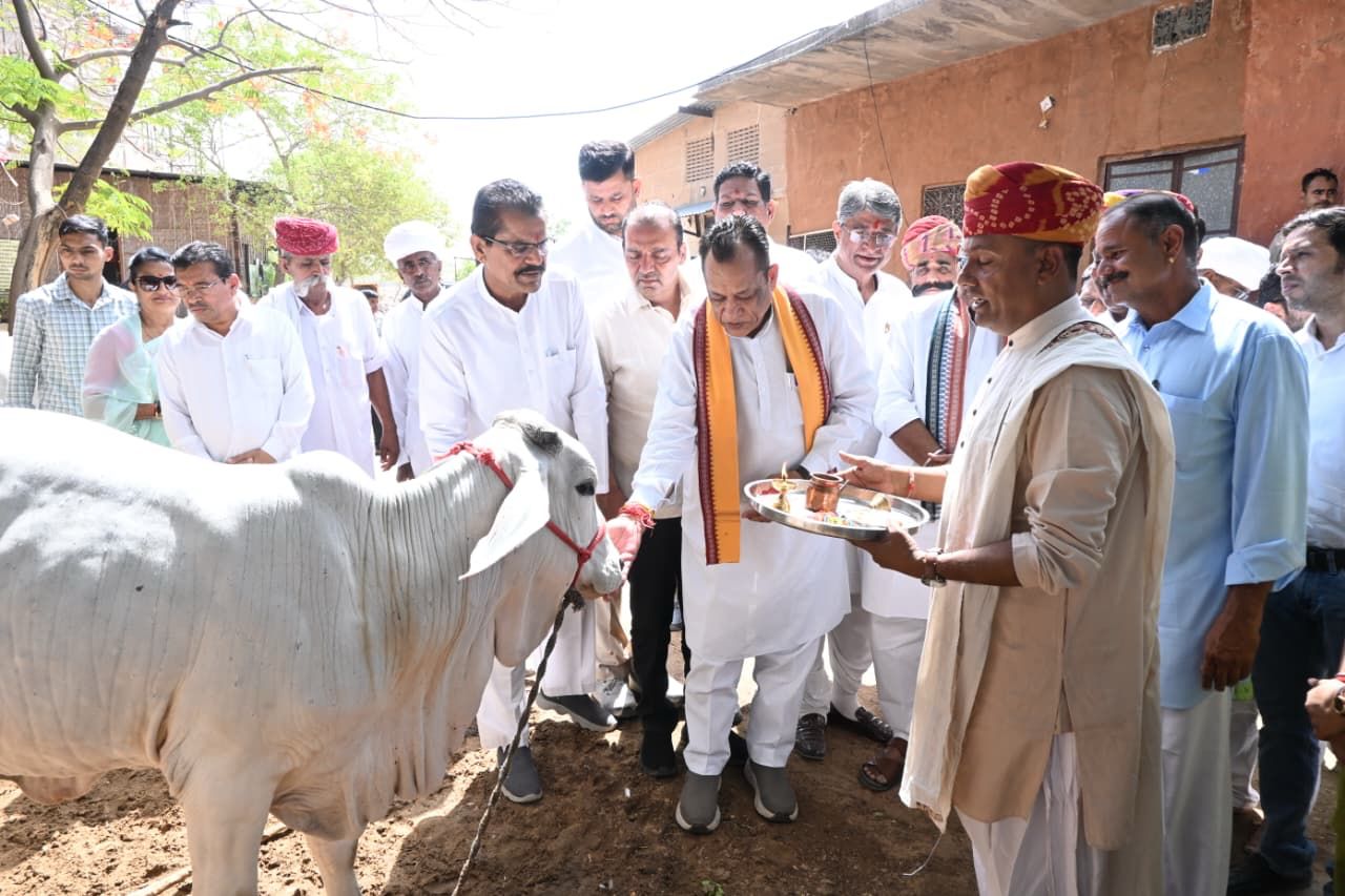 गौ संवर्द्धन आश्रम में एक ऐतिहासिक पहल की शुरुआत हुई, पंचगव्य चिकित्सा पाठ्यक्रम की हुई शुरुआत