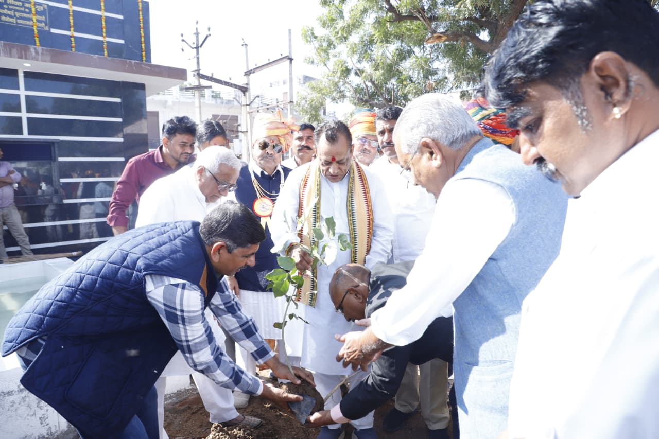 राजकीय प्रथम श्रेणी पशु चिकित्सालय भवन का पशुपालन मंत्री ने किया लोकार्पण