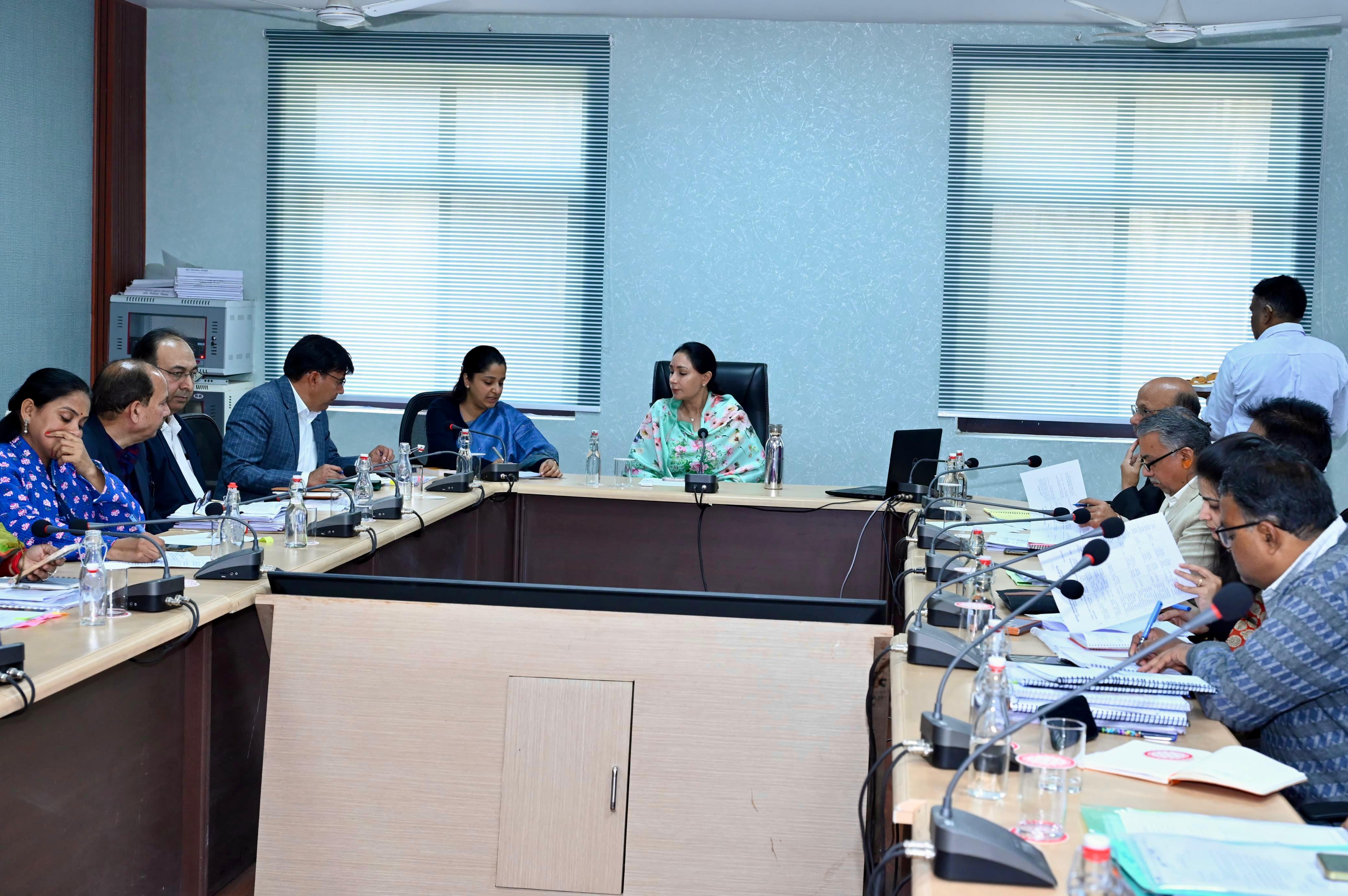 एयर कनेक्टिविटी के विस्तार से राज्य में पर्यटक आगमन को लग सकते हैं पंख- उपमुख्यमंत्री दिया कुमारी