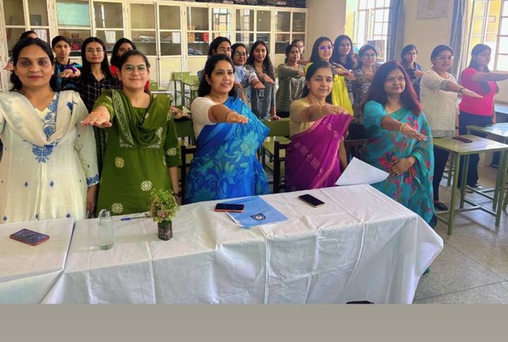 पृथ्वी दिवस के अवसर पर ‘द ट्रिपल प्लेनेटरी क्राइसिस’ विषय पर एक सेमिनार का आयोजन