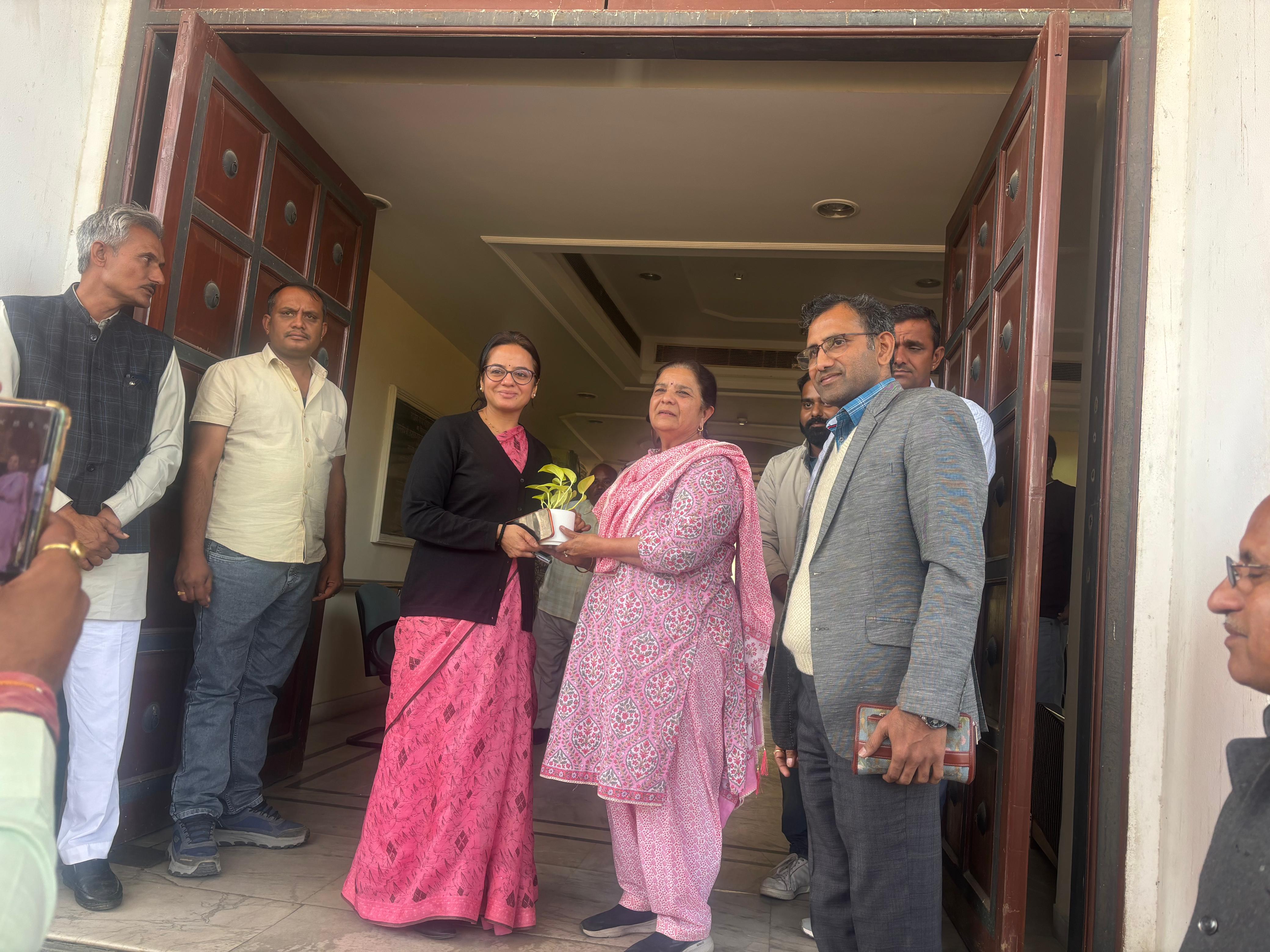 270 मेधावी विद्यार्थी अन्तर्राज्यीय भ्रमण पर रवाना