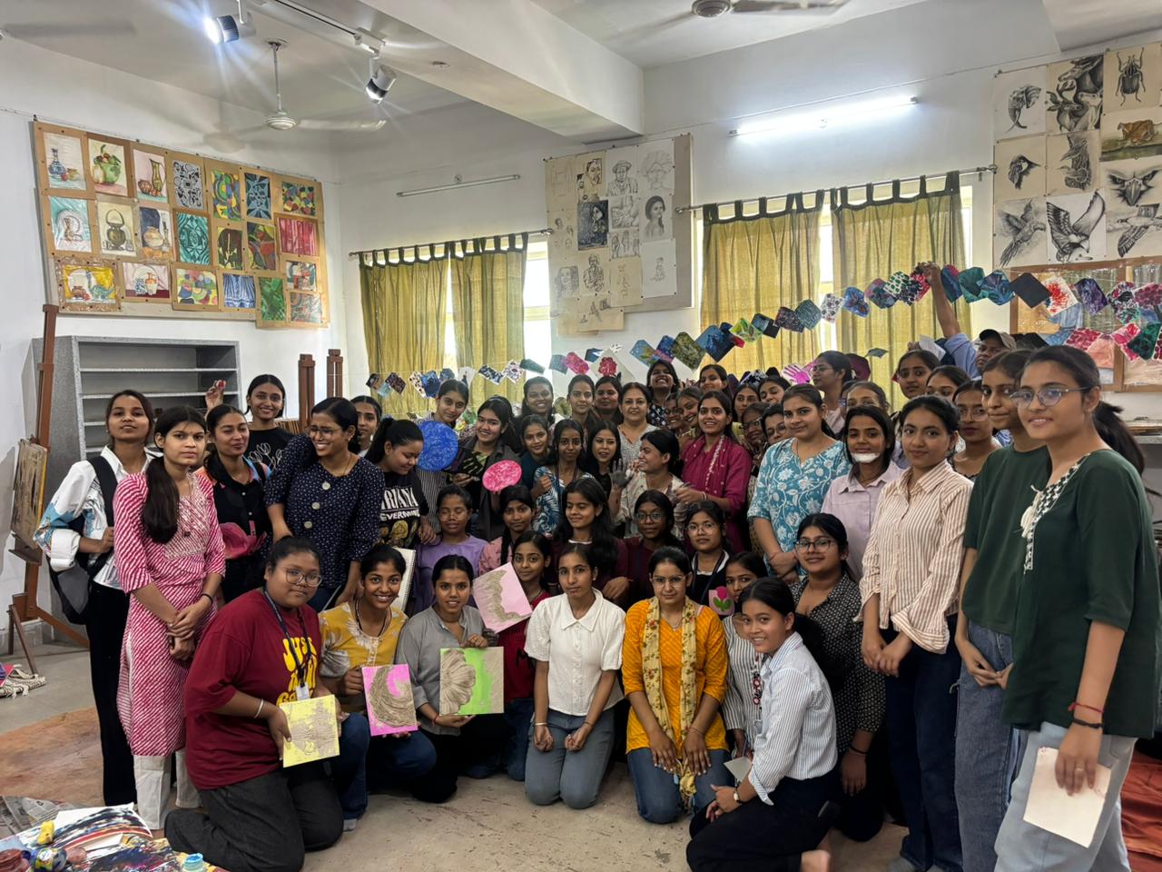 टेक्सचर के माध्यम से कला सृजन पर कार्यशाला आयोजित