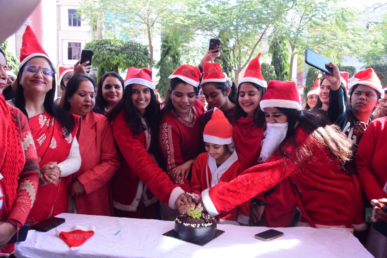 बियानी ग्रुप ऑफ़ कॉलेजेस में हर्षोल्लास के साथ प्री-क्रिसमस सेलिब्रेशन का आयोजन