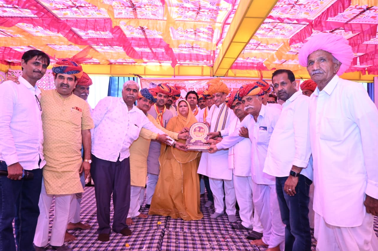 बगड़ी में धार्मिक आस्था का महोत्सव : आई माताजी पाट स्थापना