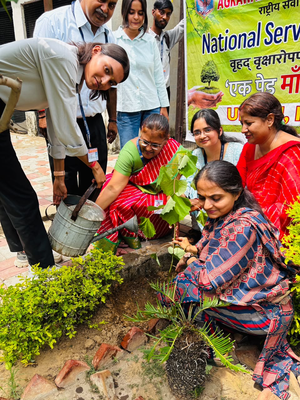 वृक्षारोपण कार्यक्रम आयोजित हुआ