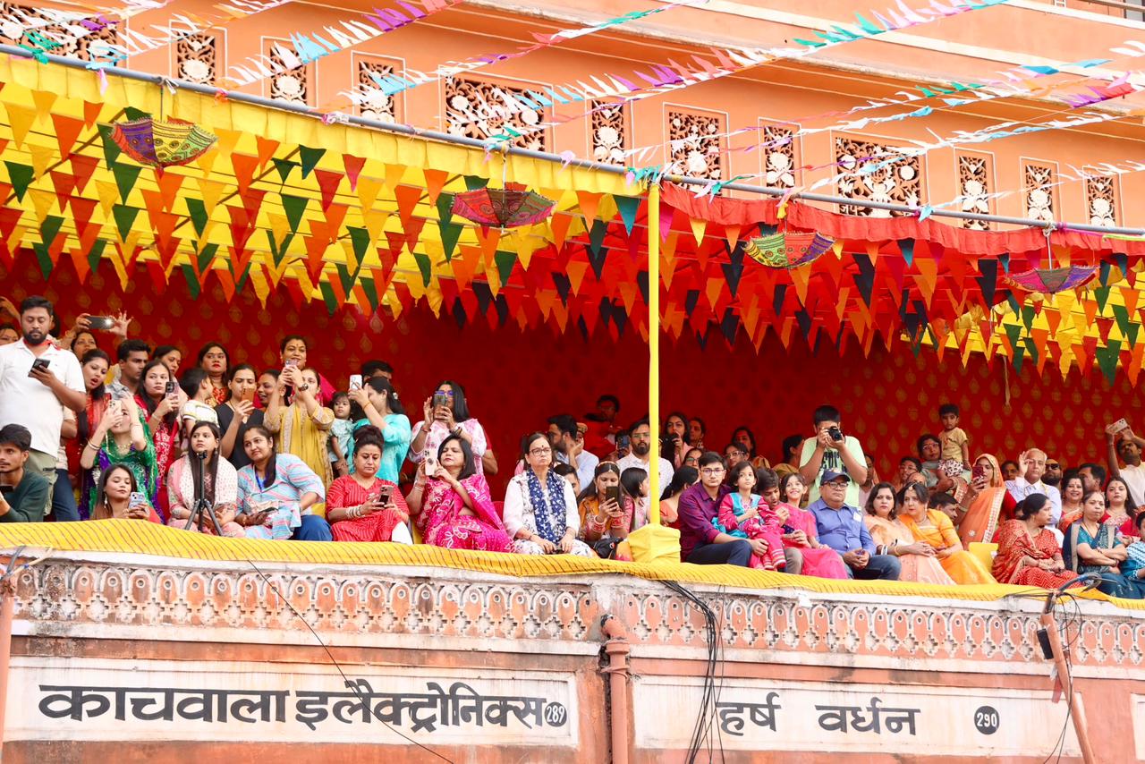 जयपुर में गणगौर की शाही सवारी ने रचा वैभव का इतिहास, रविवार को निकलेगी बूढ़ी गणगौर